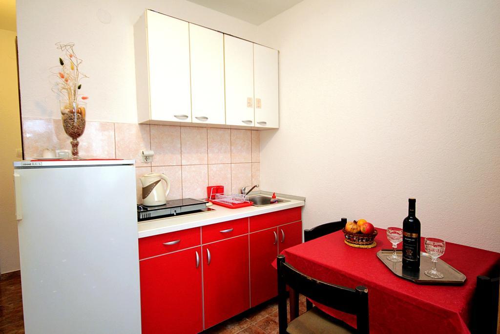 Apartmani Neda Bane Petrovac Номер фото