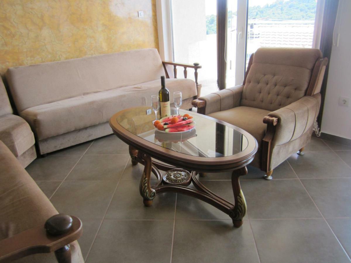 Apartmani Neda Bane Petrovac Екстер'єр фото