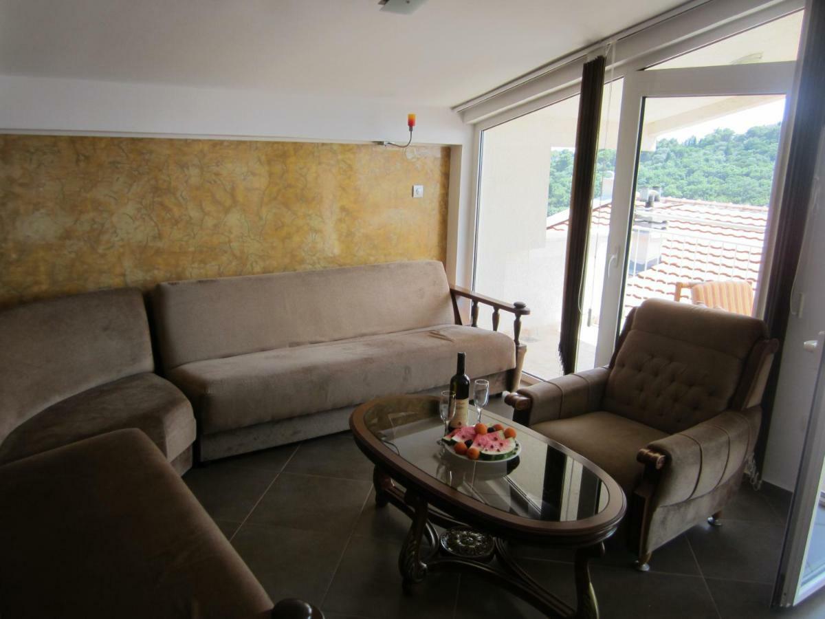 Apartmani Neda Bane Petrovac Екстер'єр фото