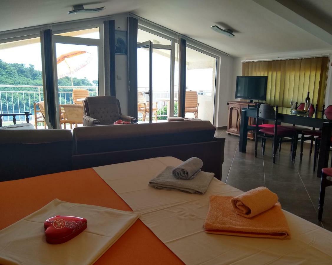 Apartmani Neda Bane Petrovac Екстер'єр фото