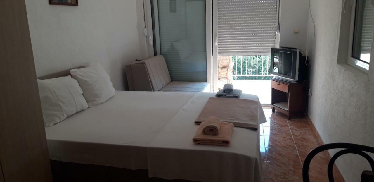 Apartmani Neda Bane Petrovac Екстер'єр фото